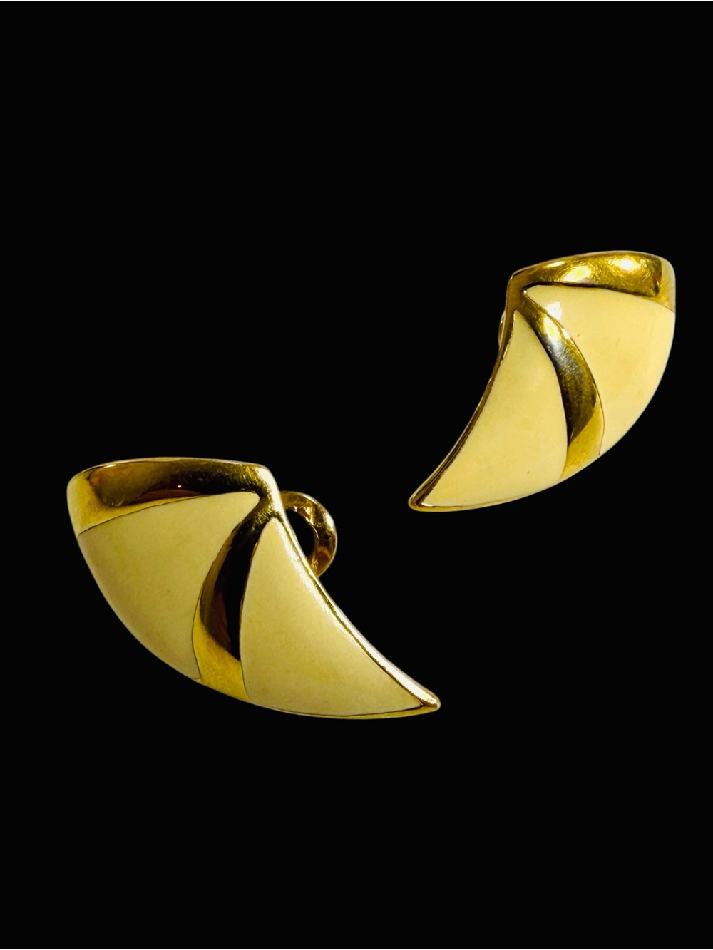 Vintage Monet Cream Color Gold Tone Clip Stud Earrings 1980s Shark Tooth Fashion